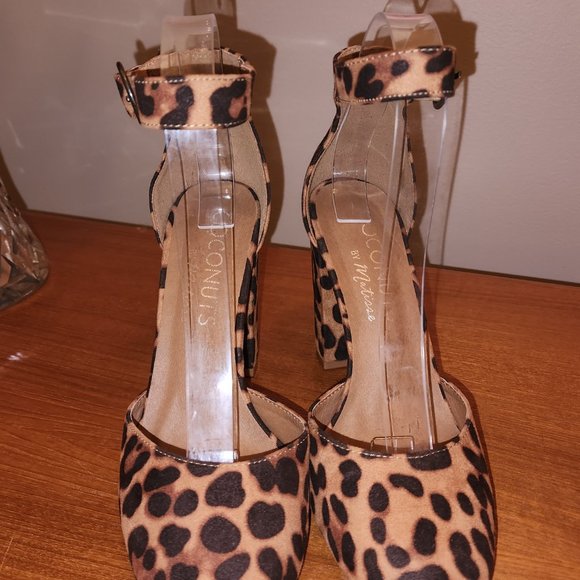 Coconuts by Matisse Leopard Print Heels - Picture 5 of 9